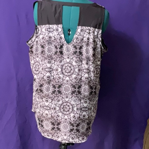 Maurice’s womens plu size bejeweled sleeveless blouse, size 1X - Picture 3 of 7